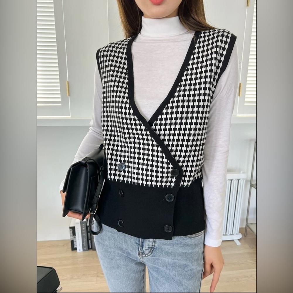 DAZY geo pattern double breasted sleeveless cardigan 🐚 - Picture 2 of 7